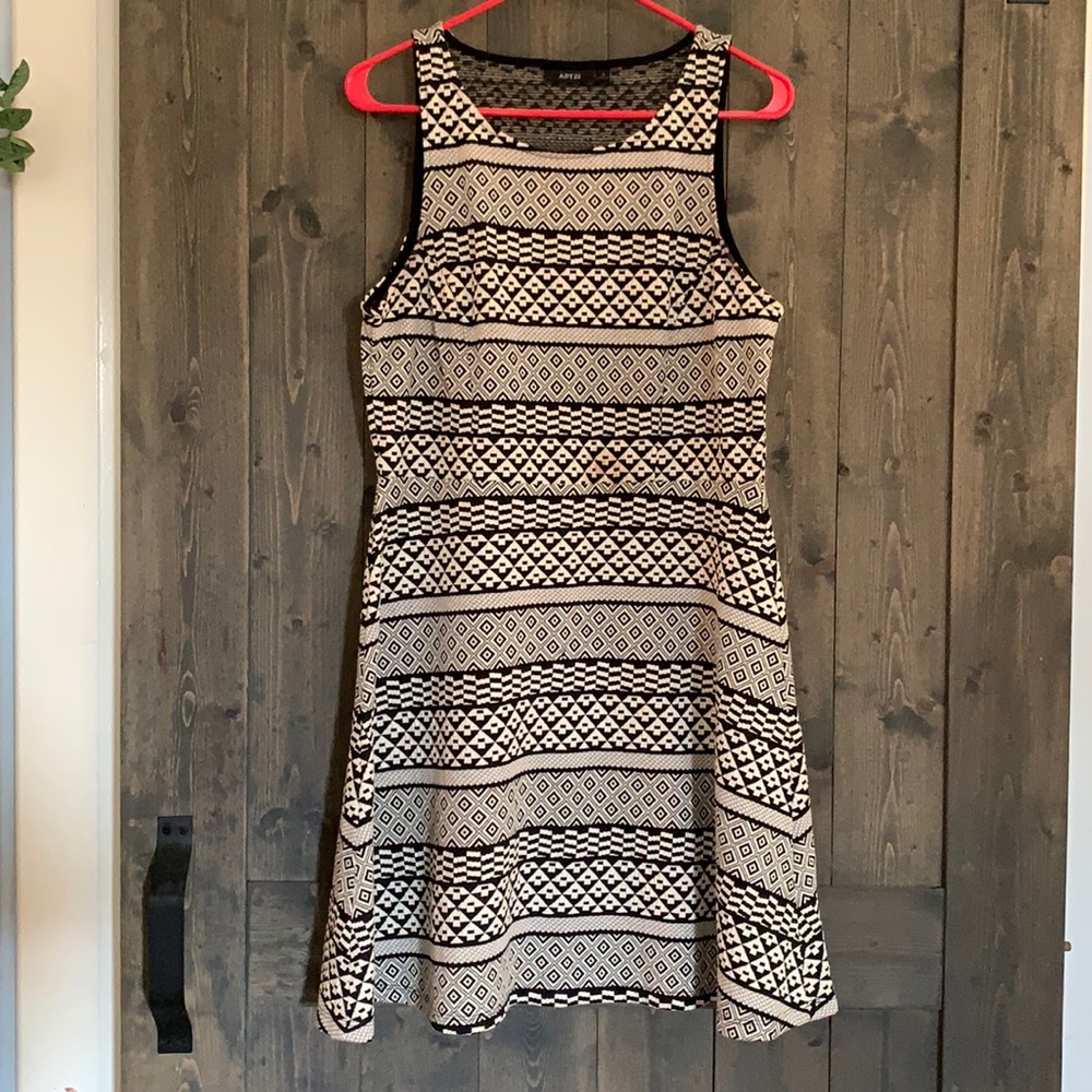 Apt 9 • Black and White Geometric Print Sleeveless Dress